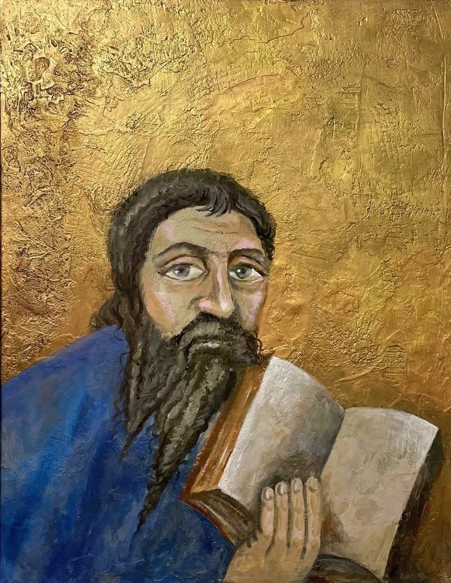 Погрудный портрет бородатого длинноволосого мужчины в синем с раскрытой книгой на золотом фоне